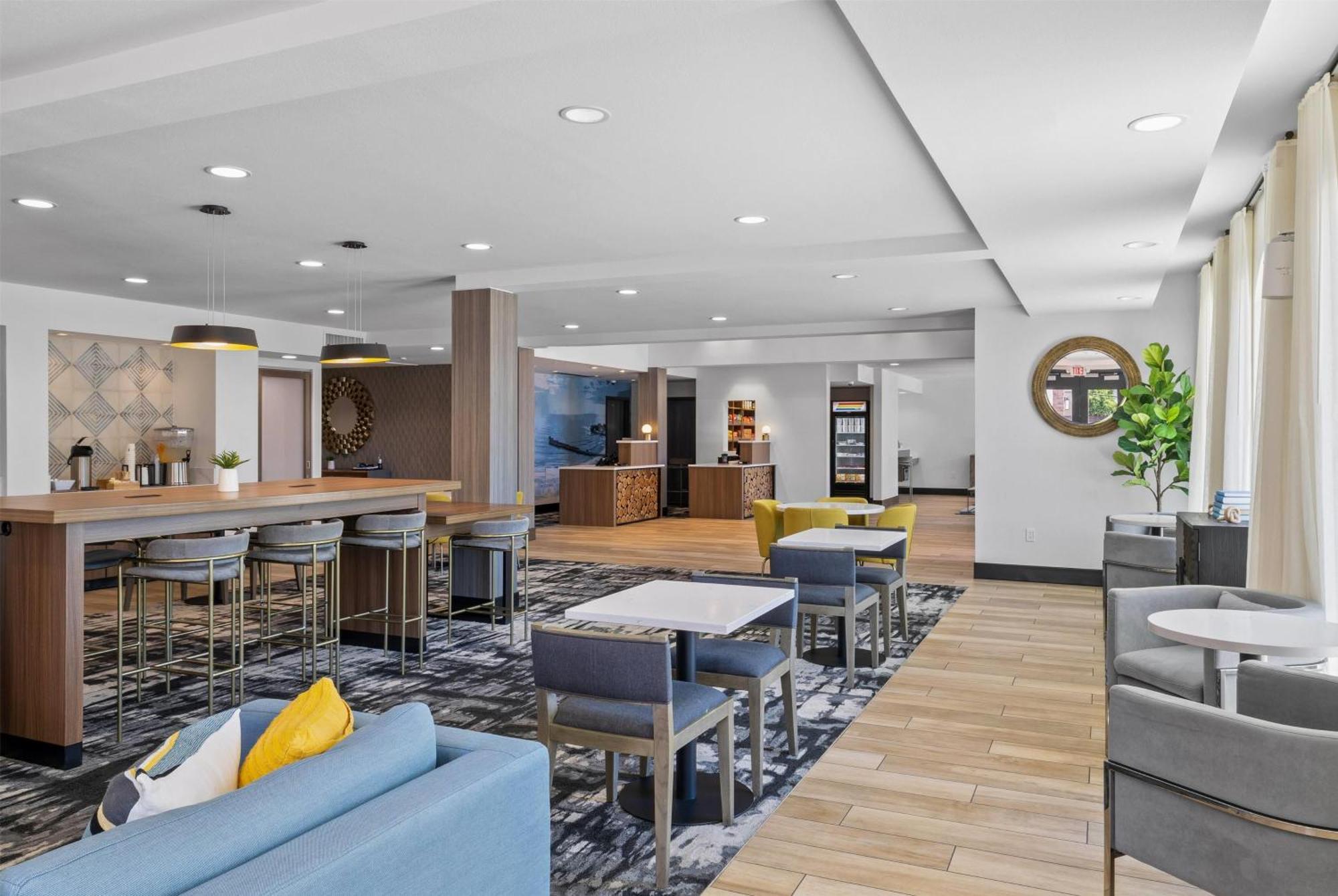 La Quinta Inn & Suites By Wyndham 圣克鲁兹 外观 照片
